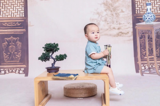 定边宝宝几个月笑出声